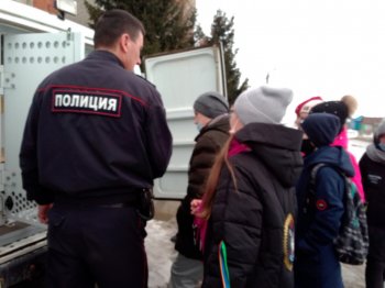 Экскурсия в отделение полиции Неверкинского района